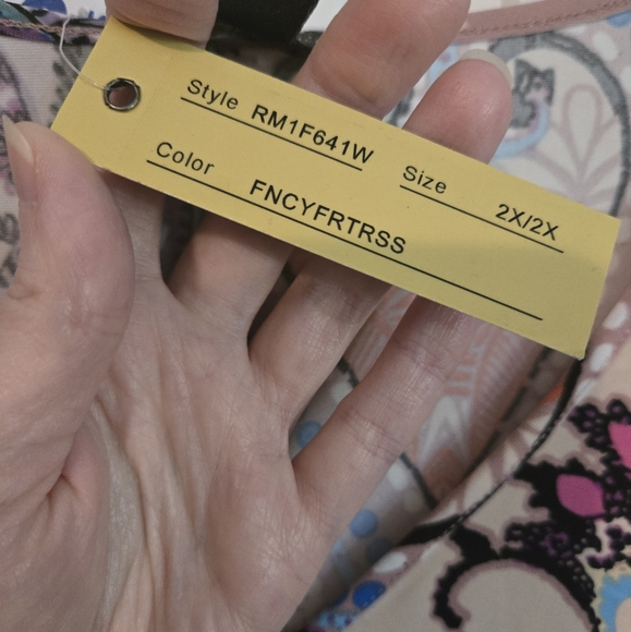 NWT MELISSA PAIGE COLORFUL STRETCH V-NECK TOP, 2X - Picture 4 of 8